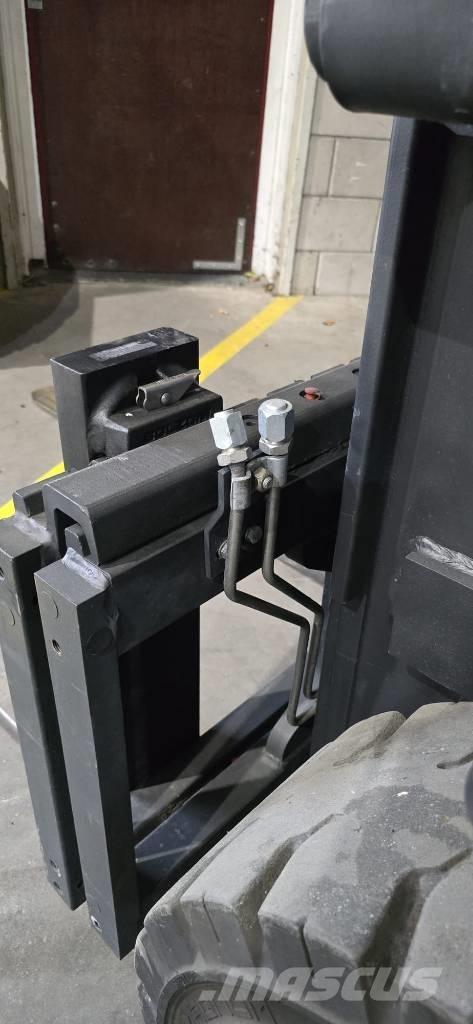 Doosan D 30 GP شاحنات الديزل