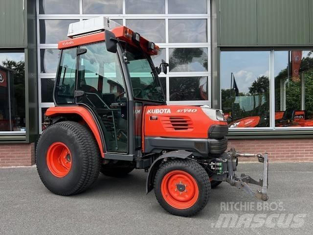 Kubota STV 40 جرارات مدمجة