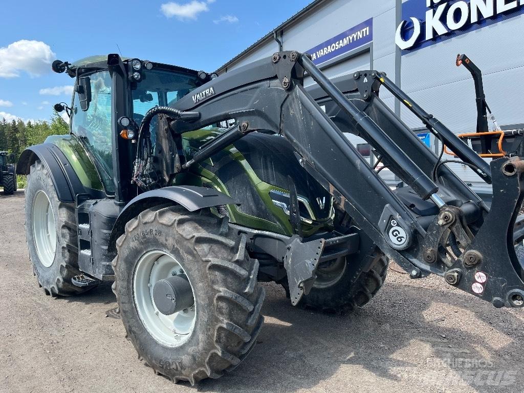 Valtra T 145 الجرارات