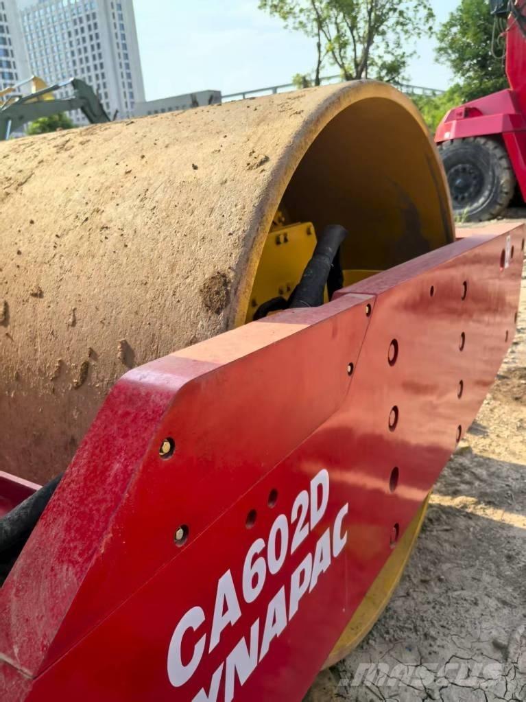 Dynapac CA 602 D مداحل أحادية الأسطوانة