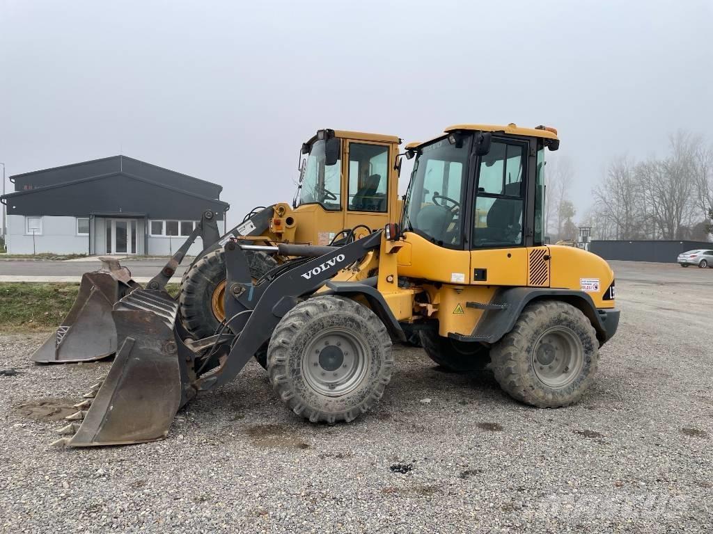 Volvo L 35 B - Z لوادر بعجل
