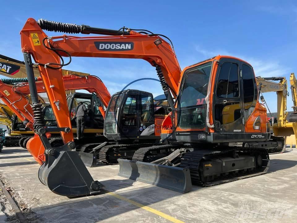 Doosan DX 75-9 C حفارات زحافة