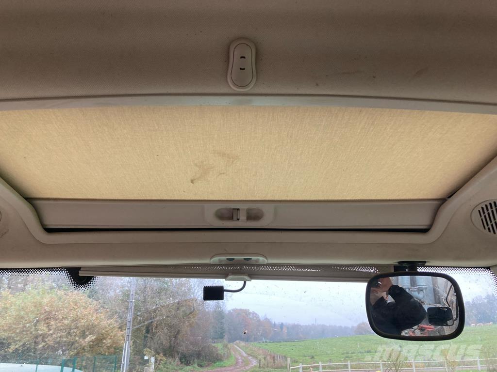 John Deere 6145R الجرارات