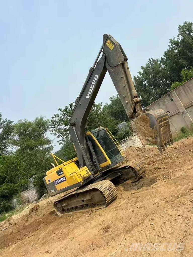 Volvo EC 140 D حفارات زحافة