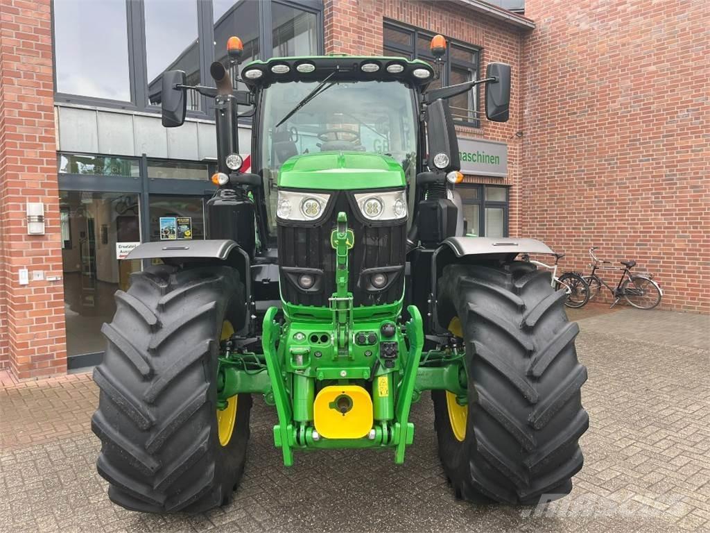 John Deere 6230R الجرارات