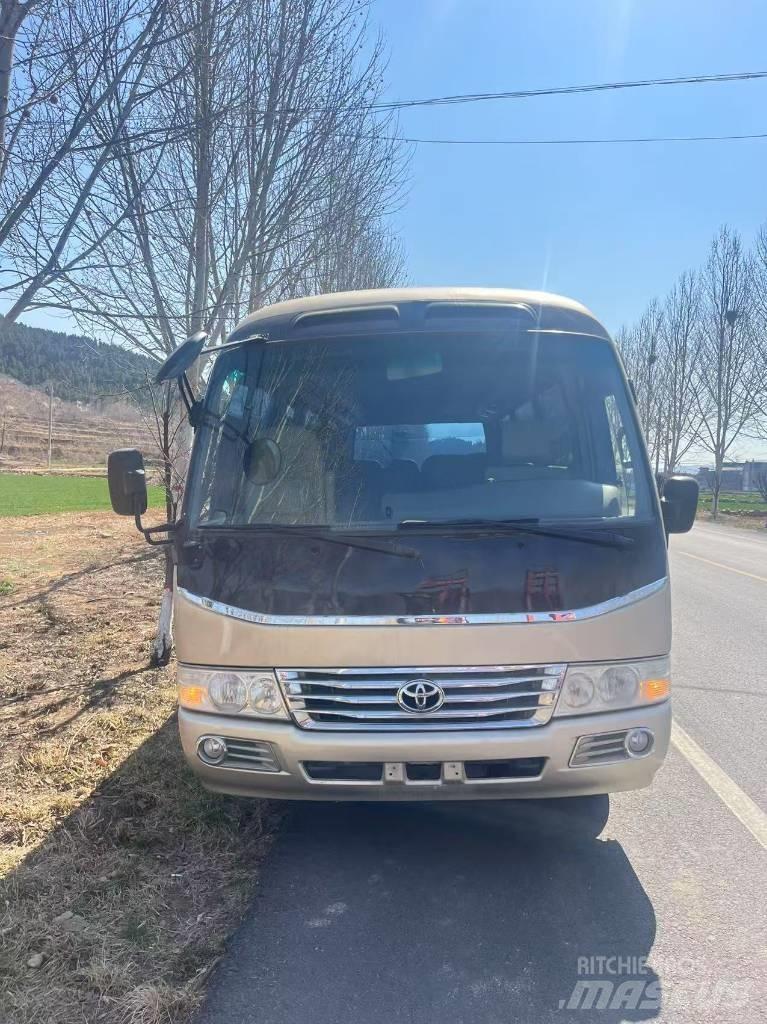 Toyota Coaster Bus حافلة صغيرة