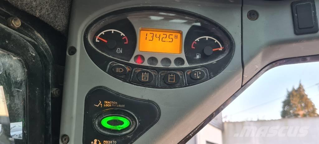 Bobcat S 100 لوادر انزلاقية التوجيه