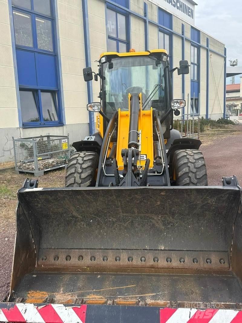 JCB 409 لوادر بعجل