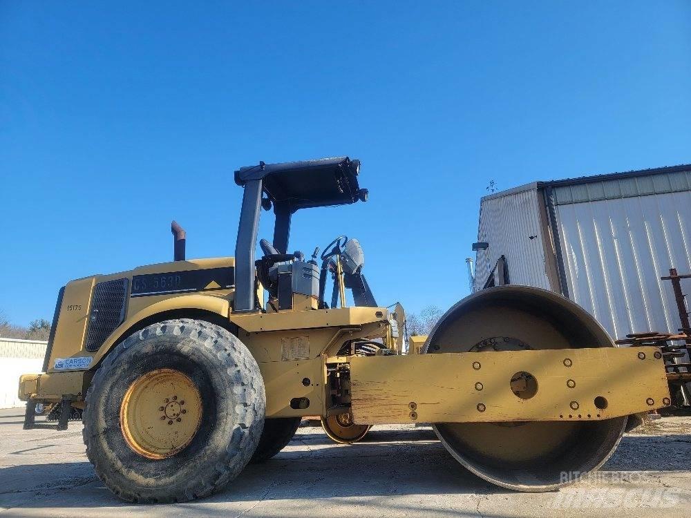 CAT CS 563 D مداحل ثنائية الاسطوانة
