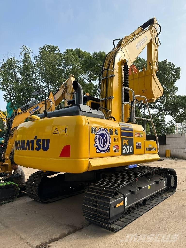 Komatsu PC 200-8N1 حفارات وسط 7 طن - 12 طن