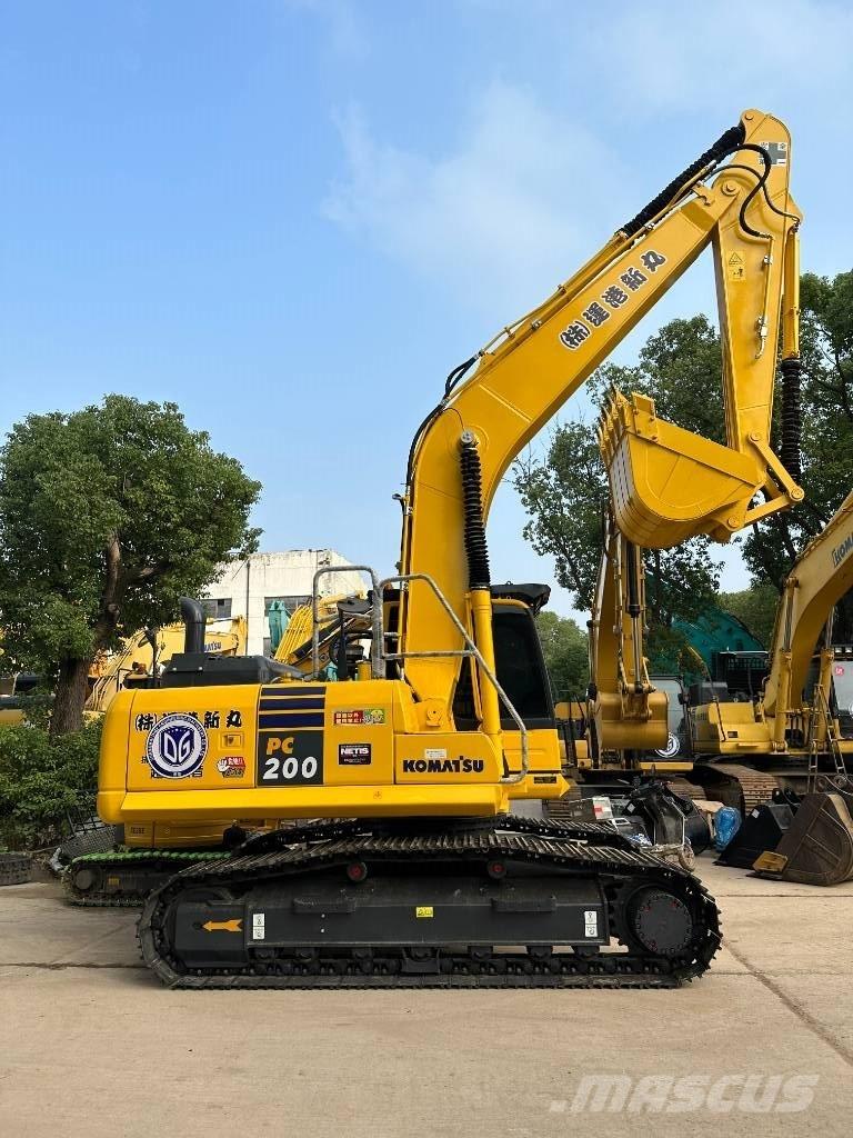 Komatsu PC 200-8N1 حفارات وسط 7 طن - 12 طن
