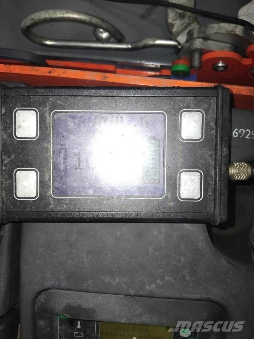 Linde L12AP شاحنات مناولة ذاتية الدفع