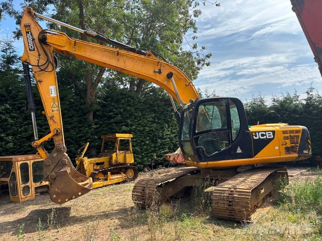 JCB JS 220 LC حفارات زحافة