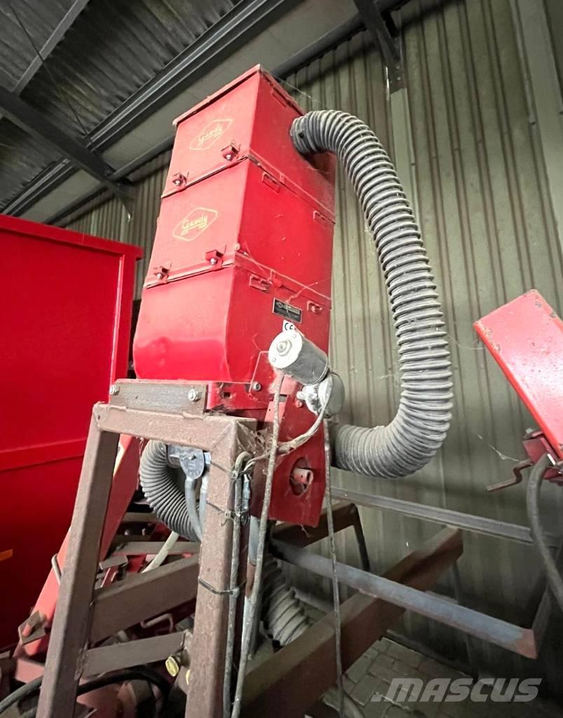 Becker schoffel ماكينات وملحقات زراعة أخرى