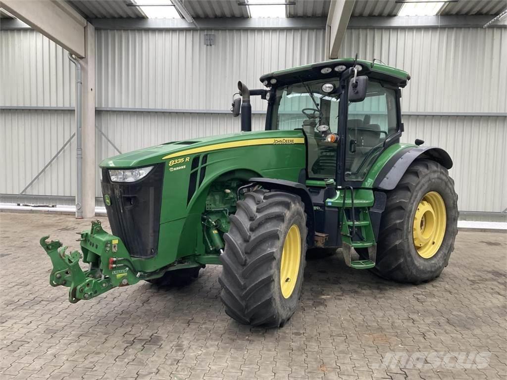 John Deere 8335R الجرارات