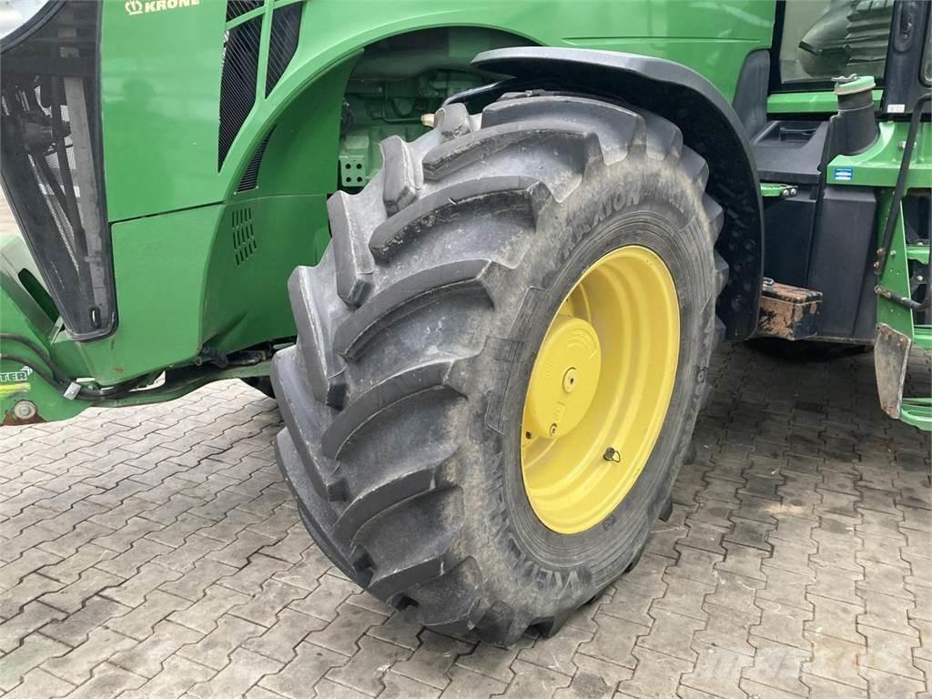 John Deere 8335R الجرارات