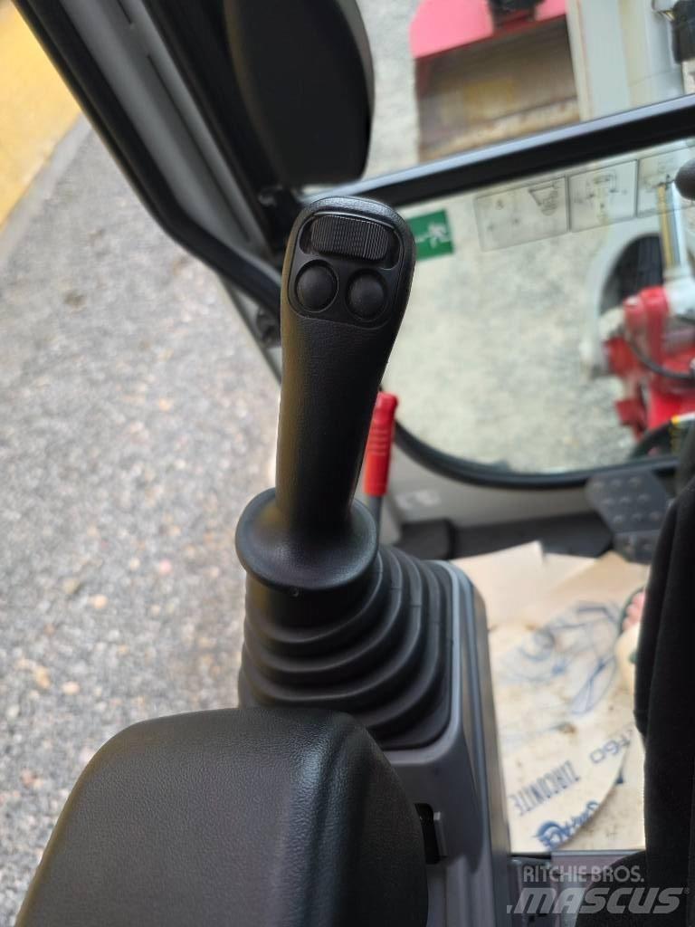 Takeuchi TB 320 حفارات صغيرة أقل من 7 طن (حفارات صغيرة)