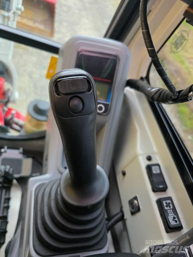 Takeuchi TB 320 حفارات صغيرة أقل من 7 طن (حفارات صغيرة)