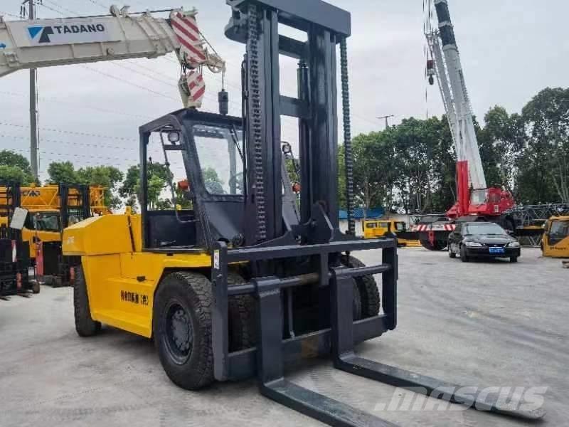 Komatsu FD 160 شاحنات الديزل