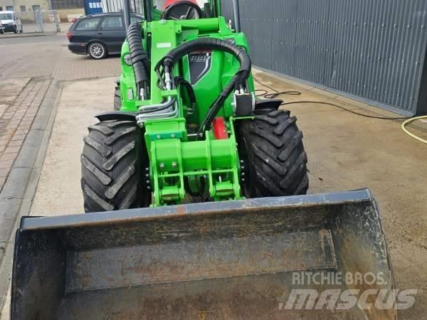 Avant 860 i لوادر انزلاقية التوجيه