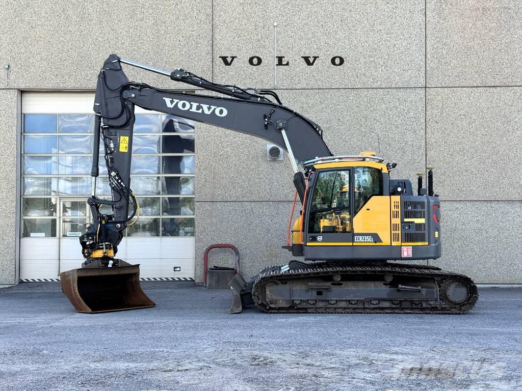 Volvo ECR 235 E حفارات زحافة