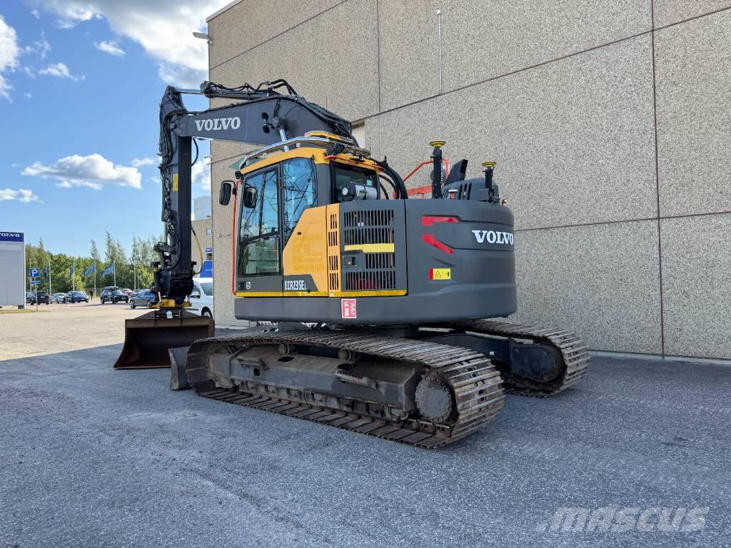 Volvo ECR 235 E حفارات زحافة