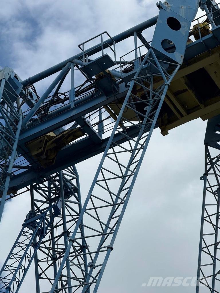 Voest Alpine P22 رافعات أخرى