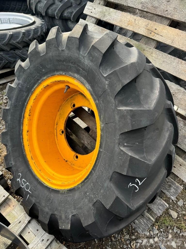 Michelin 14.5R20 عجلات مزدوجة