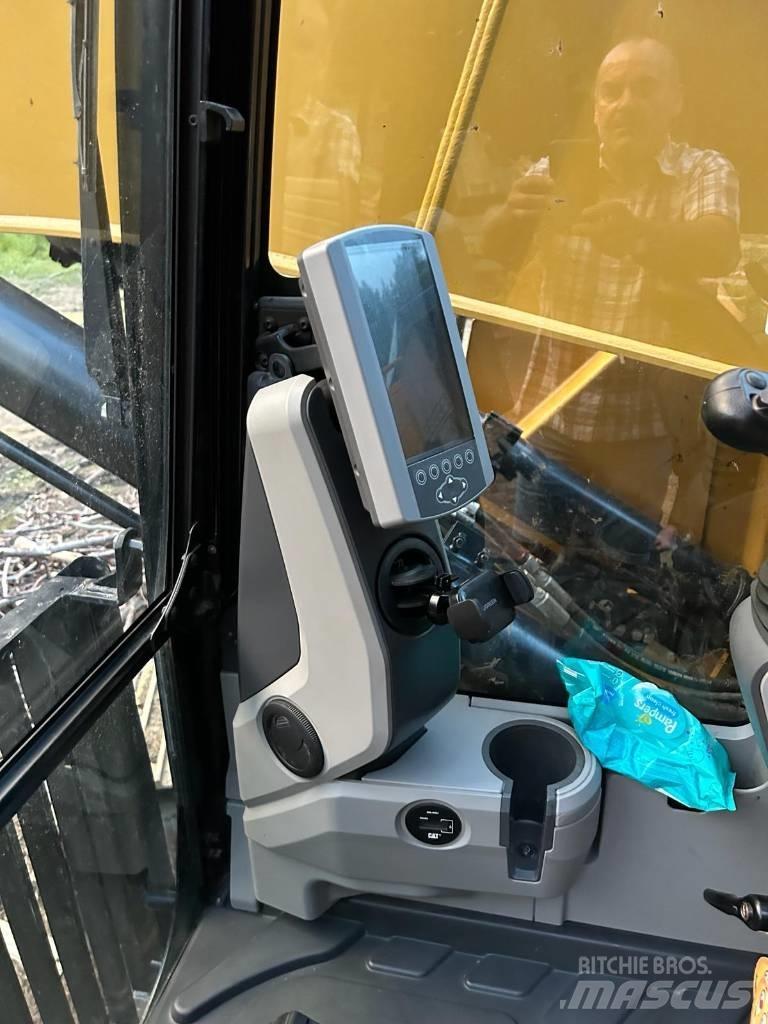 CAT 325 F LCR حفارات زحافة