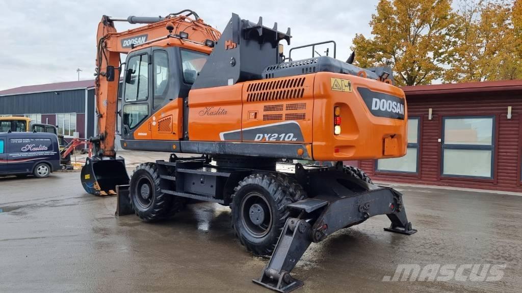 Doosan DX 210 W - 5 حفارات بعجل