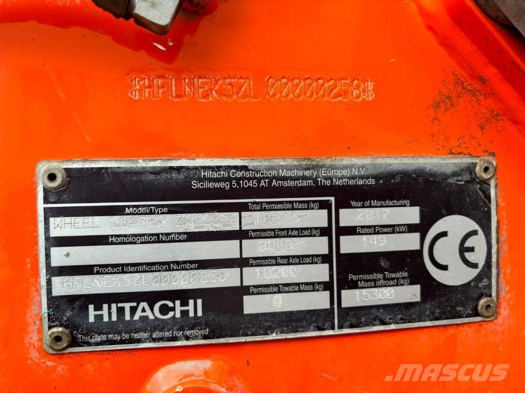 Hitachi ZW 220-6 لوادر بعجل