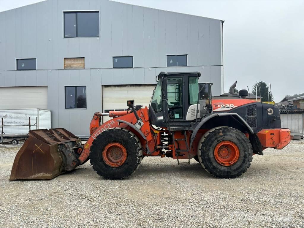 Hitachi ZW 220-6 لوادر بعجل