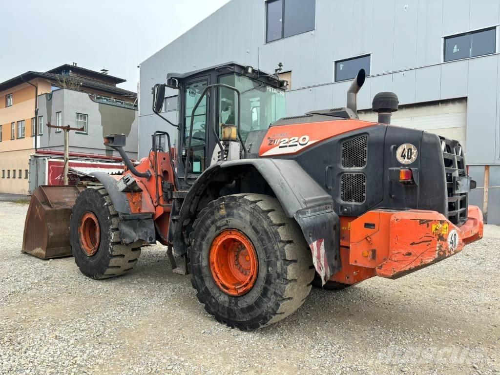 Hitachi ZW 220-6 لوادر بعجل