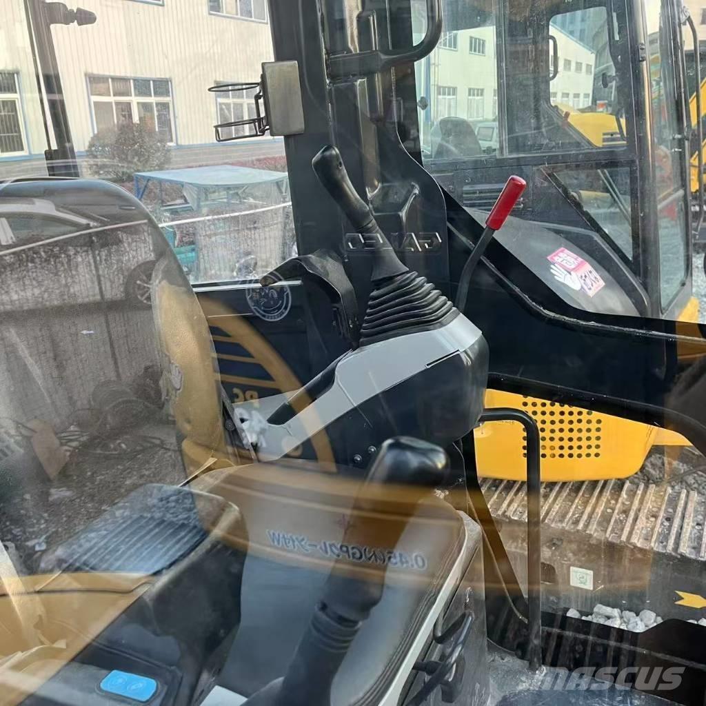 Komatsu PC 35 MR حفارات صغيرة أقل من 7 طن (حفارات صغيرة)