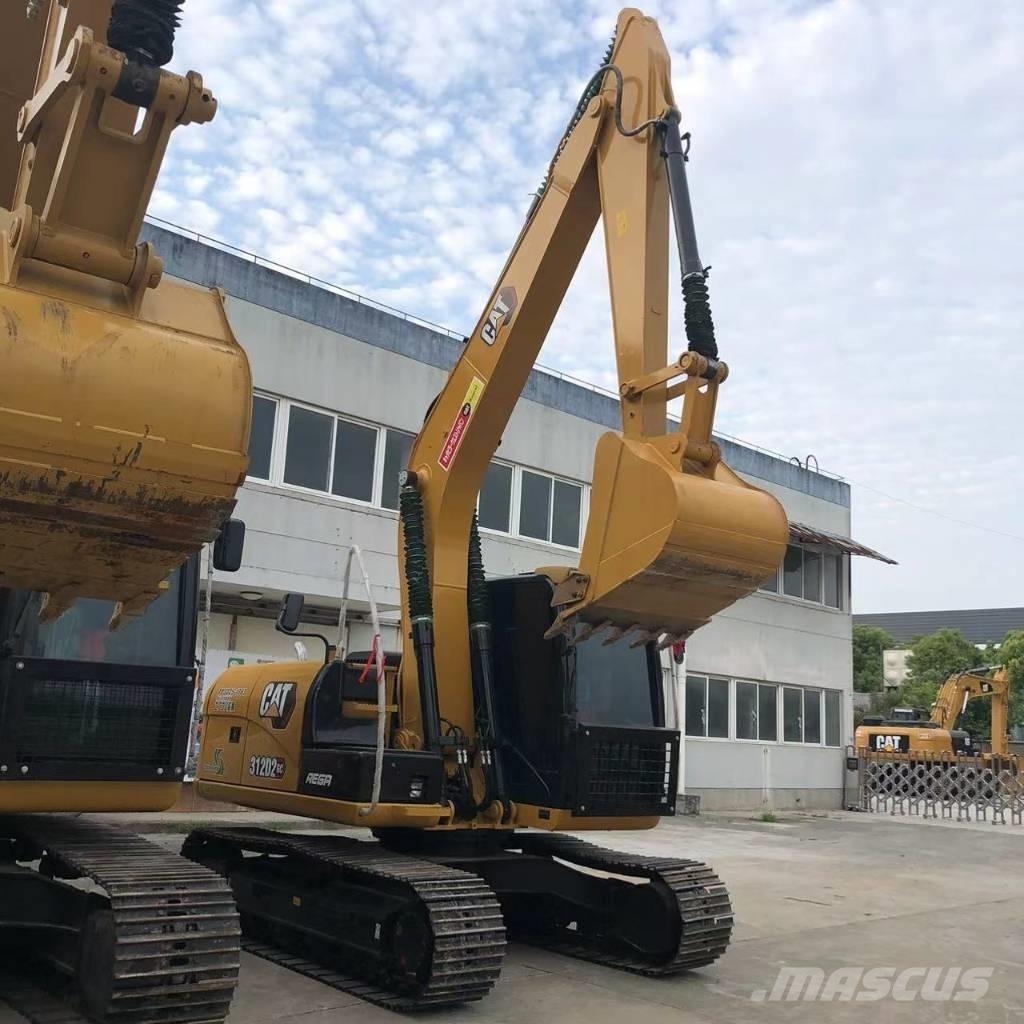 CAT 312 D حفارات زحافة