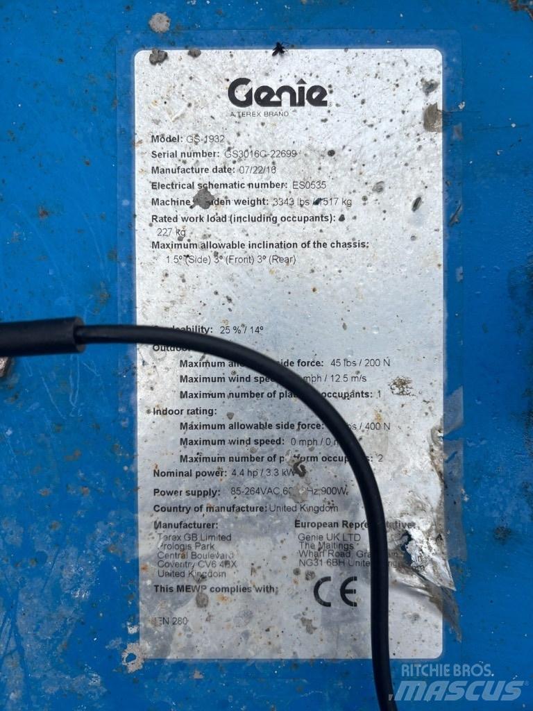 Genie GS 1932 رافعات مقصية الشكل