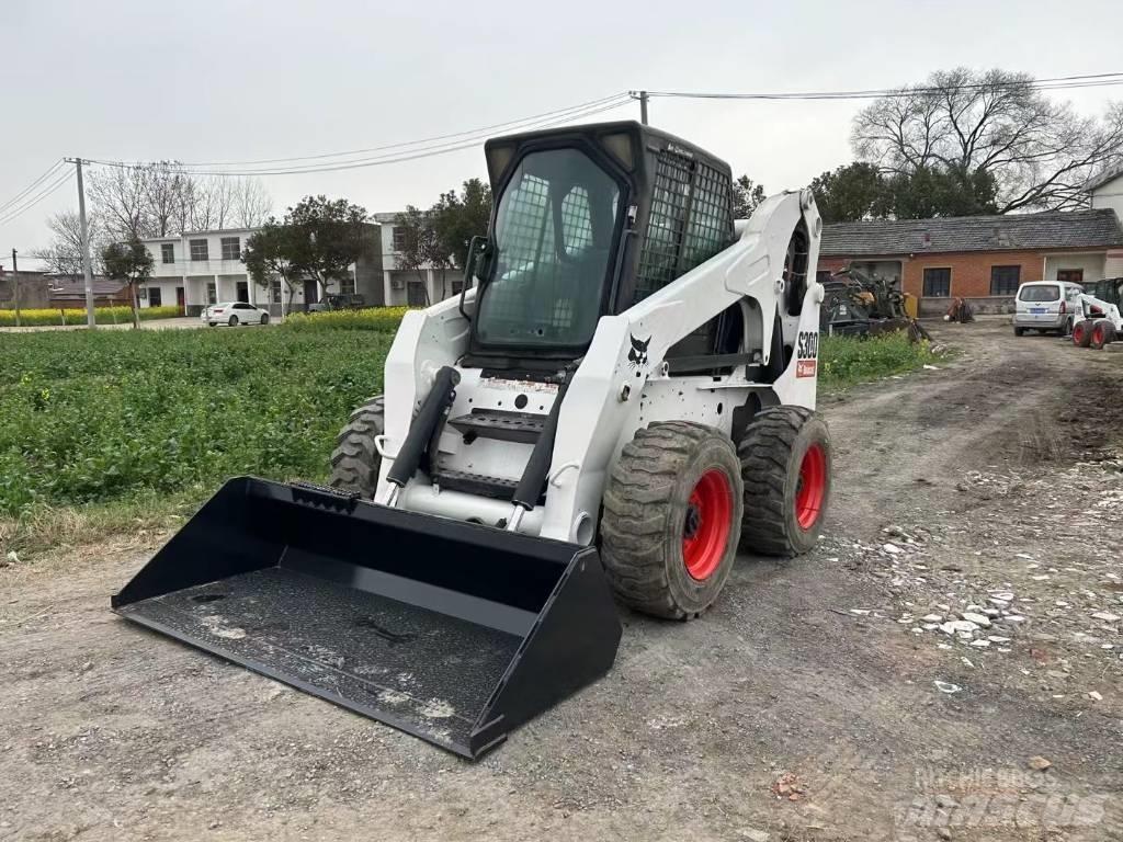 Bobcat S 300 لوادر انزلاقية التوجيه