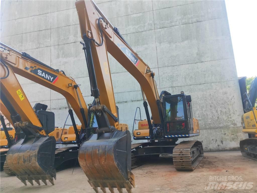 Sany SY 215 C حفارات زحافة