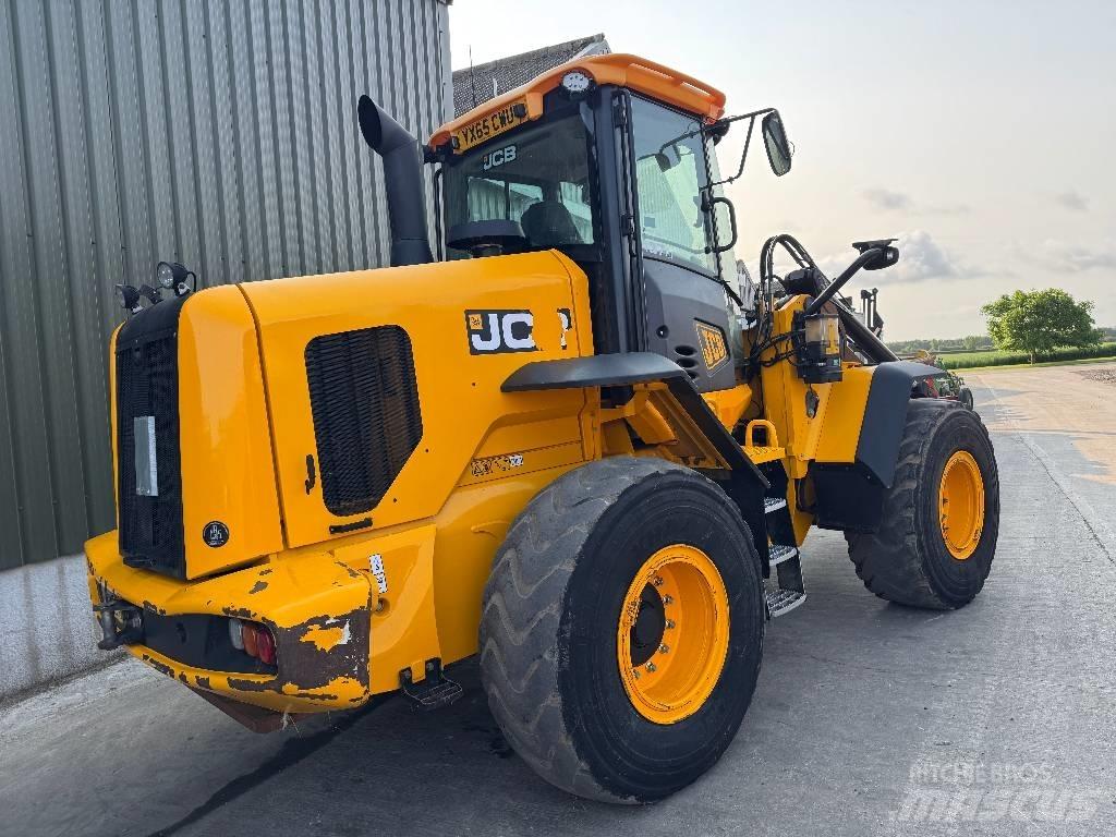 JCB 437 HT Agri لوادر متعددة الأغراض