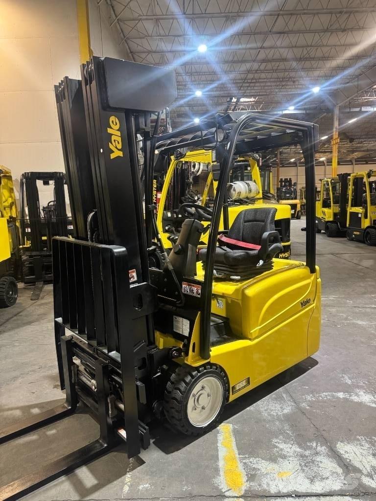Yale ERP 040 VT شاحنات ذات رافعات شوكية تعمل بالكهرباء