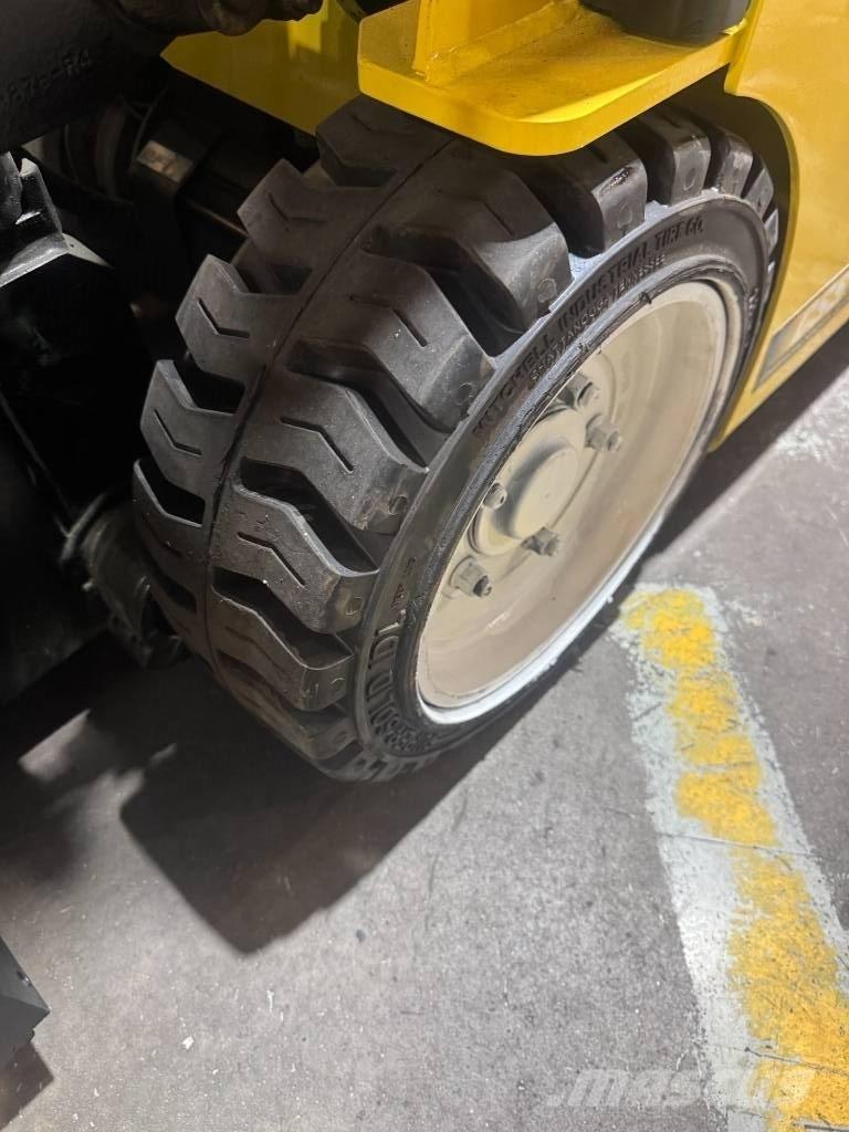 Yale ERP 040 VT شاحنات ذات رافعات شوكية تعمل بالكهرباء
