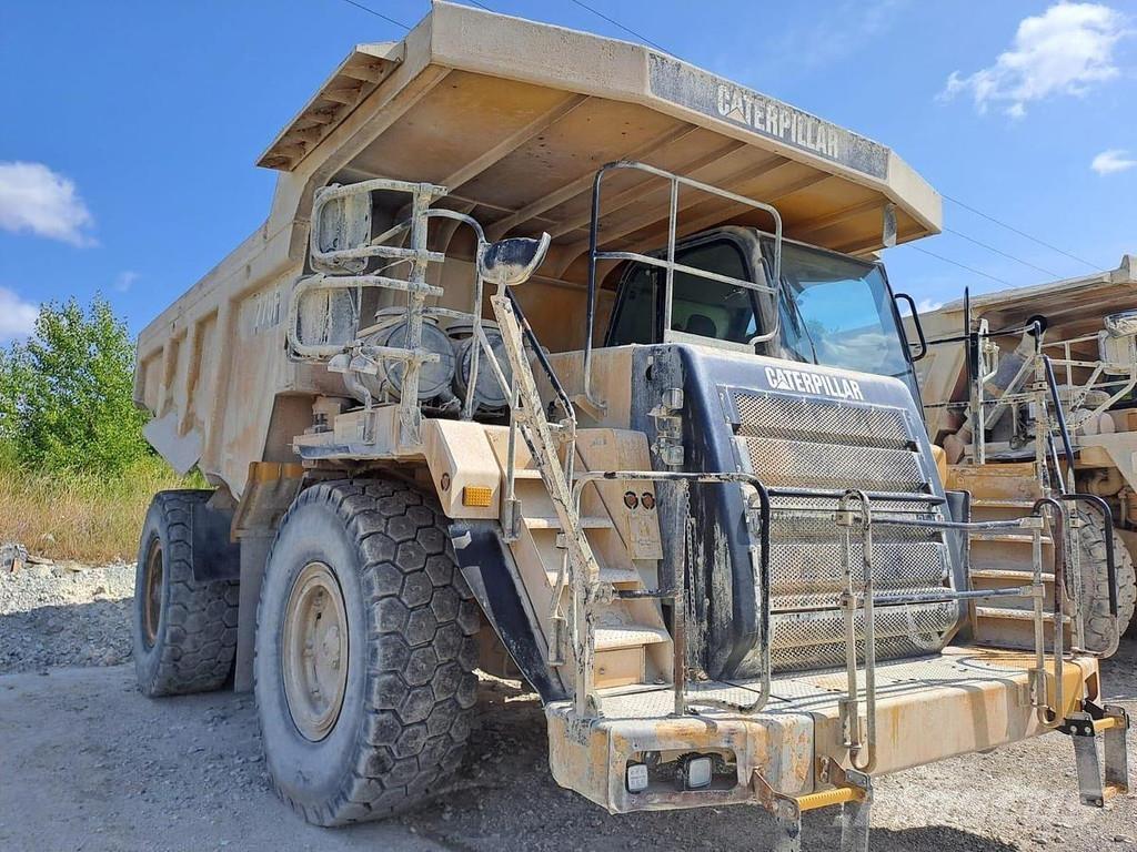 CAT 775F شاحنات المخلفات الصلبة