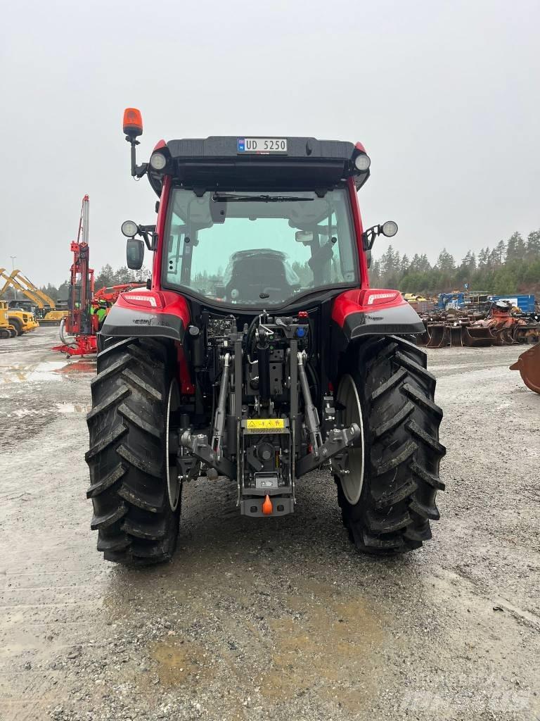 Valtra A 95 الجرارات