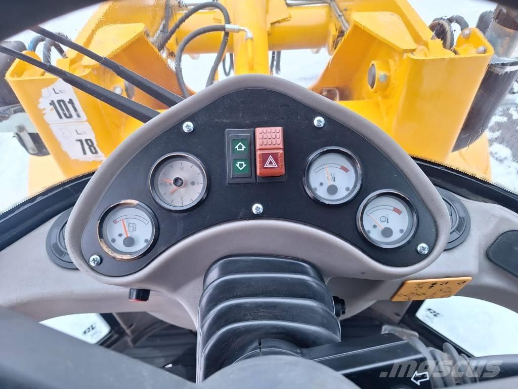 JCB 407B  MARG.VERO لوادر بعجل