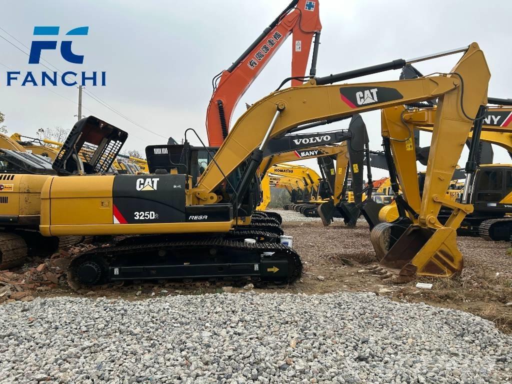 CAT 325 D حفارات زحافة