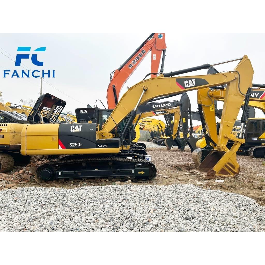 CAT 325 D حفارات زحافة