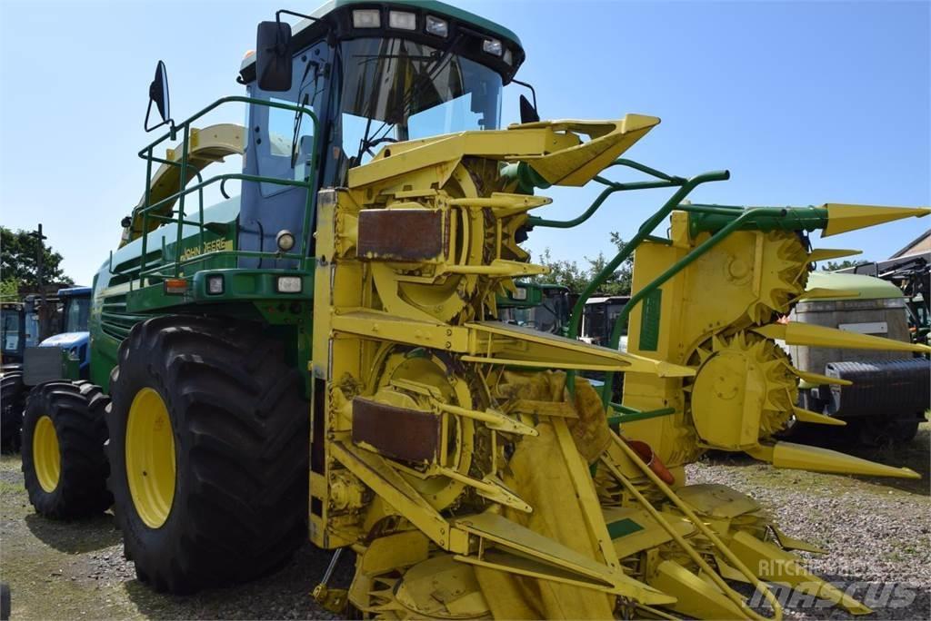 John Deere 7400 علافات ذاتية الدفع