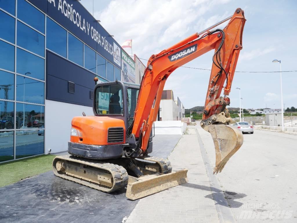 Doosan DX 60 R حفارات صغيرة أقل من 7 طن (حفارات صغيرة)