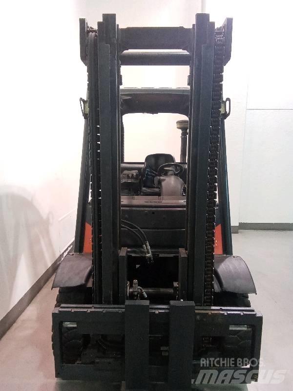 Linde H 40 D-02 شاحنات الديزل