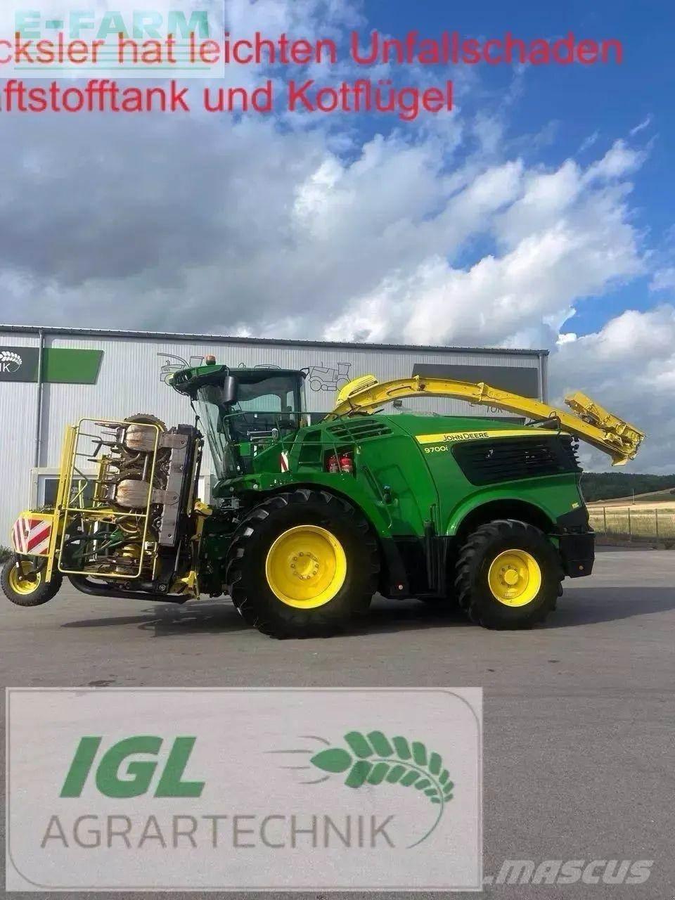 John Deere 9700 i علافات ذاتية الدفع